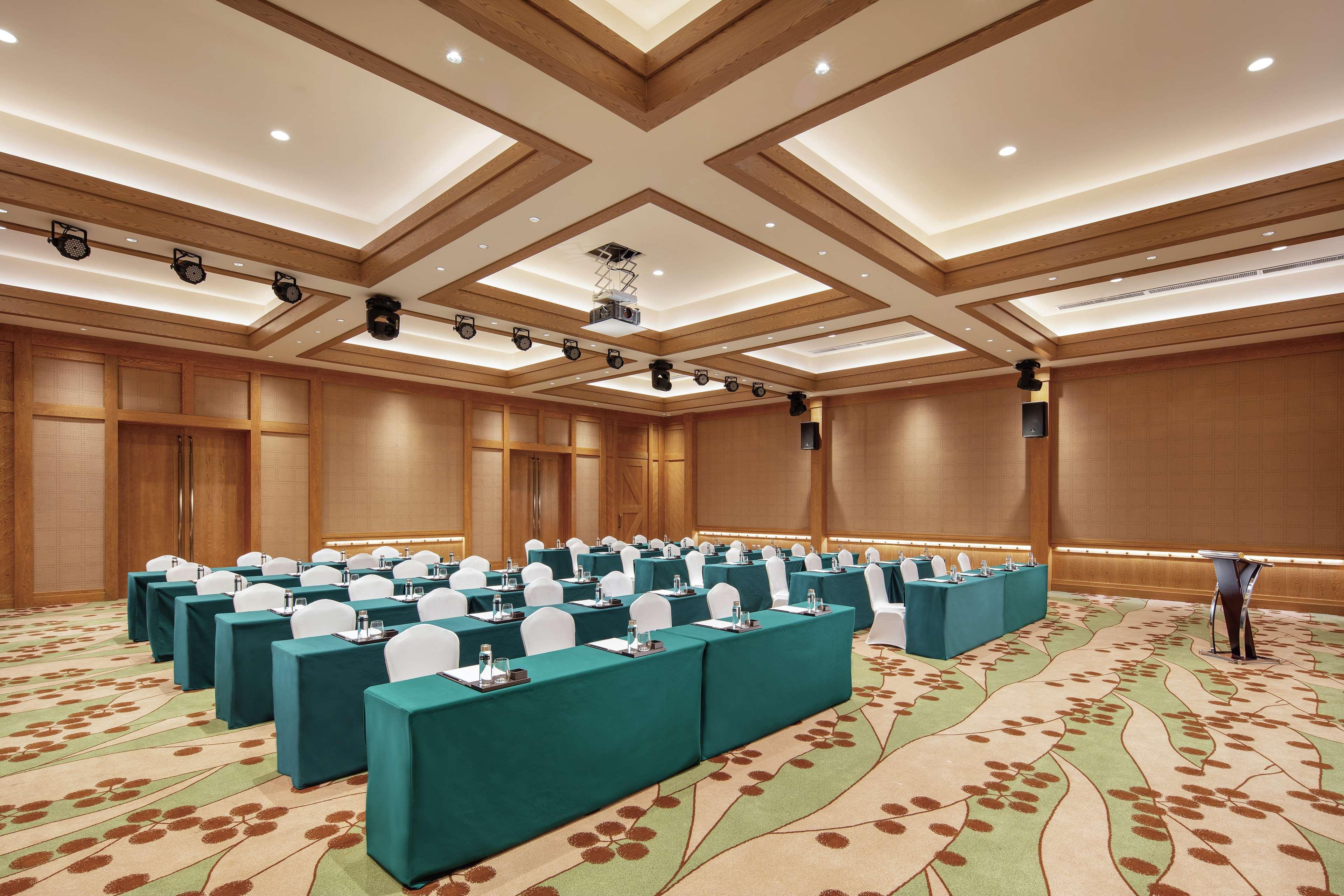 Hilton Wenan Hotel Langfang ภายนอก รูปภาพ